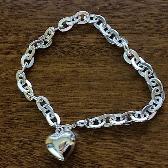 Sterling Silver Heart Charm Chain Link Bracelet - Picture 4 of 15